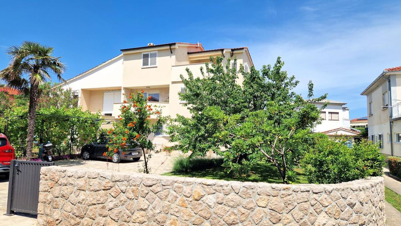 Apartment Pipo Крк Экстерьер фото